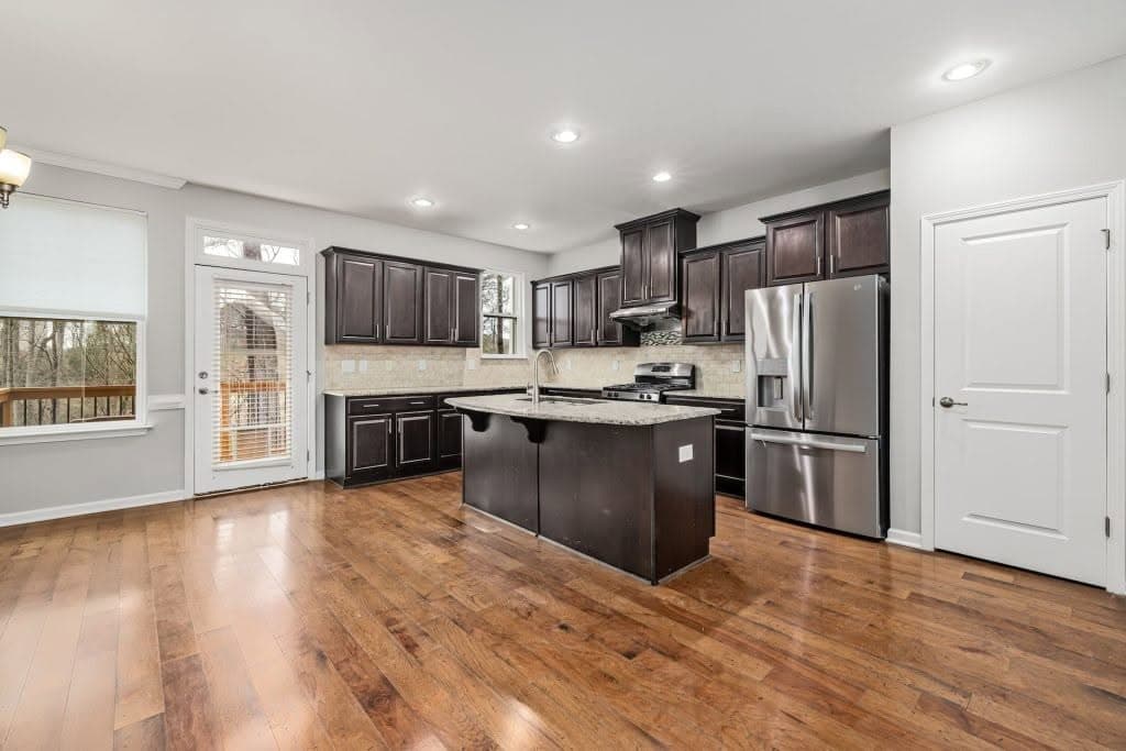 Hybrid flooring kitchen